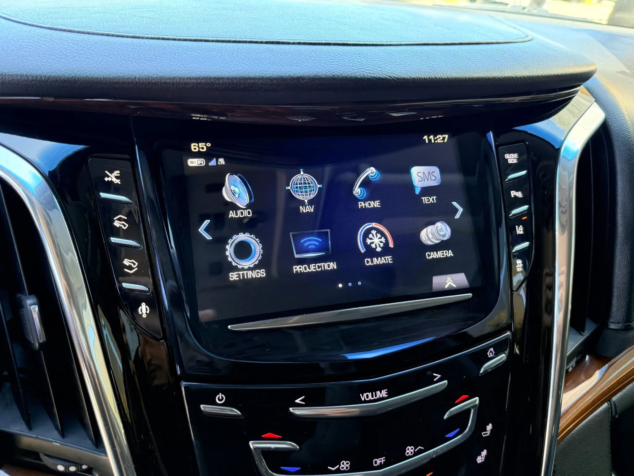 Used 2018 Cadillac Escalade ESV Luxury RWD image 24