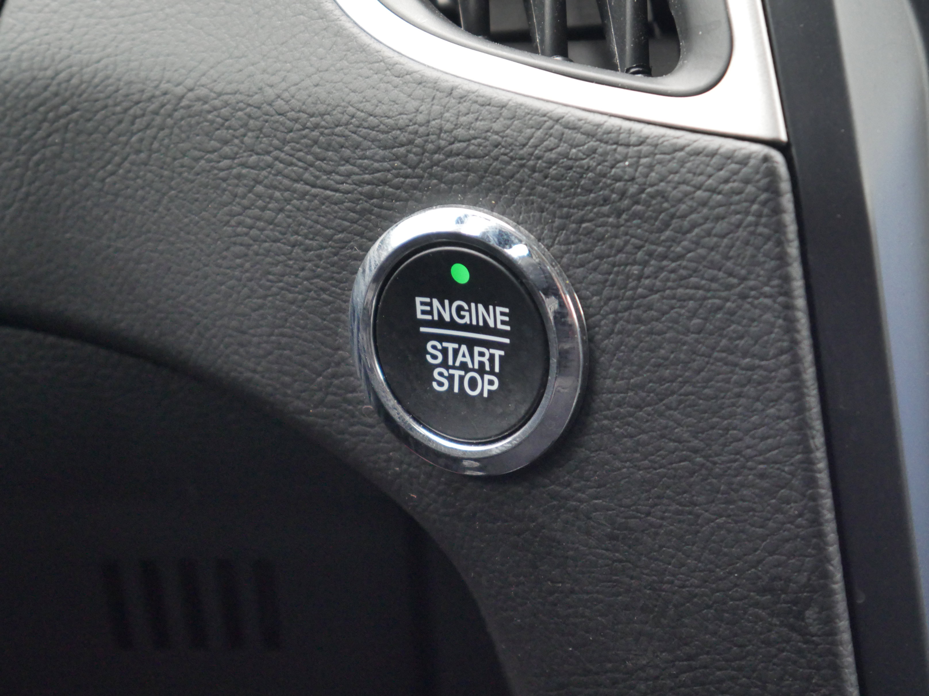 Used 2024 Ford Edge SEL w/ Convenience Package image 18