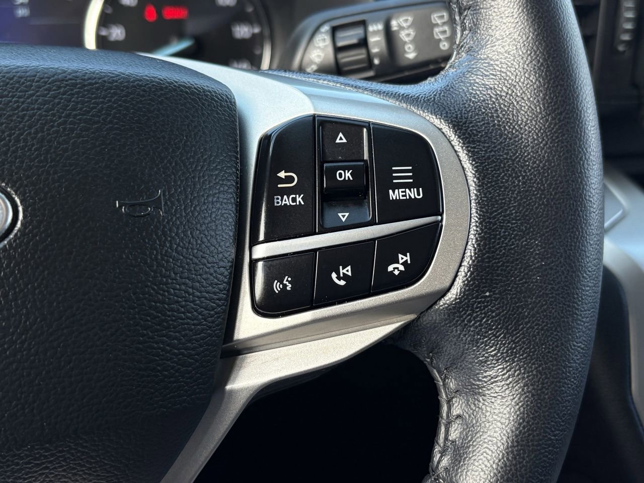 Used 2022 Ford Explorer XLT image 17