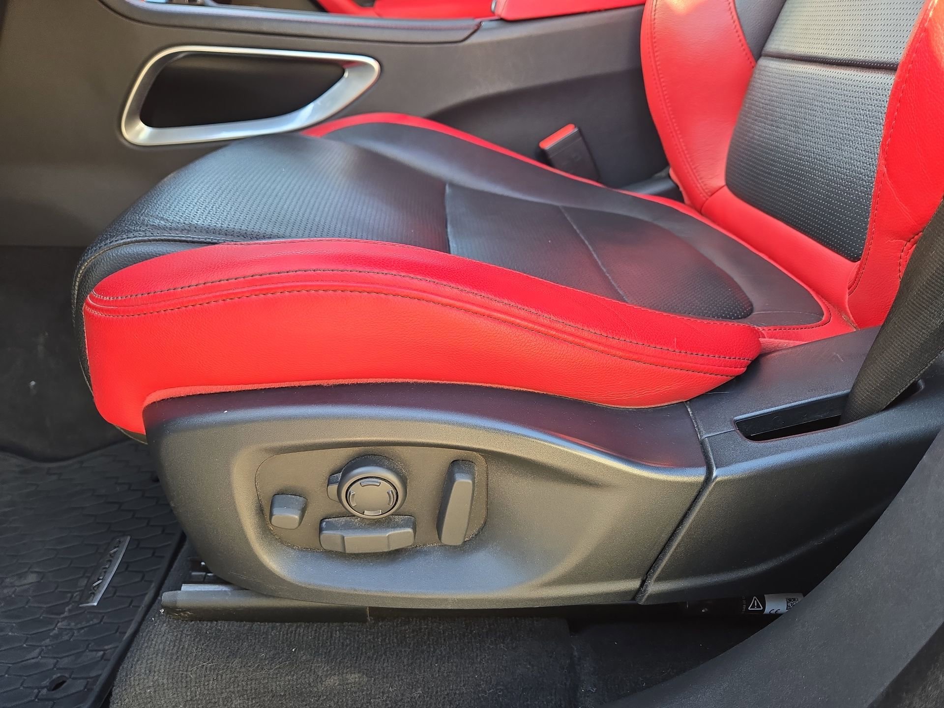 Used 2017 Jaguar F-PACE S image 17