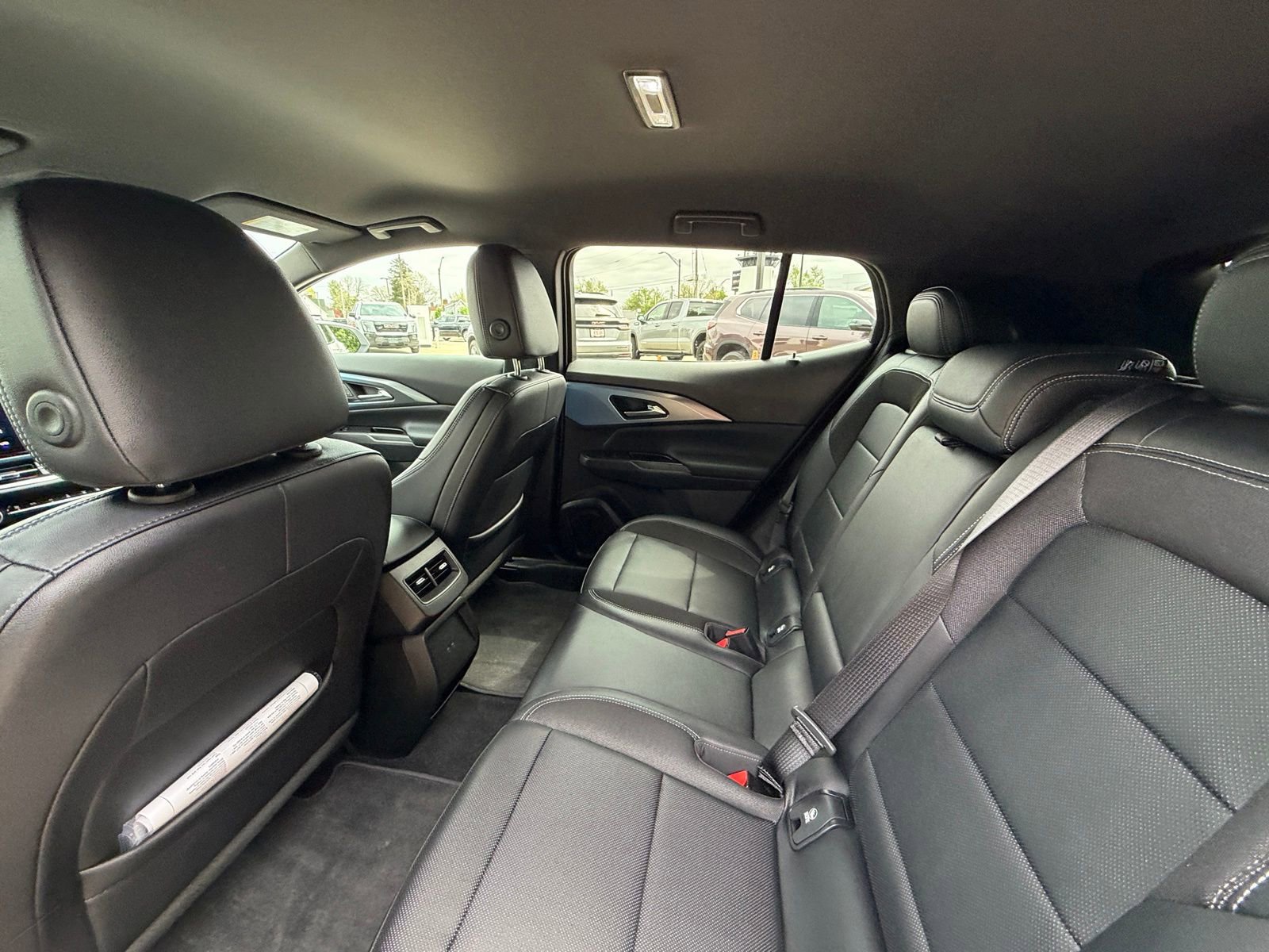 Used 2025 Chevrolet Equinox EV LT w/ Convenience Package FWD image 5