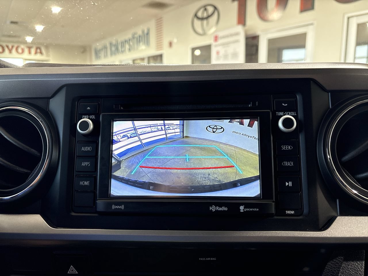 Used 2019 Toyota Tacoma SR5 AWD/4WD image 17