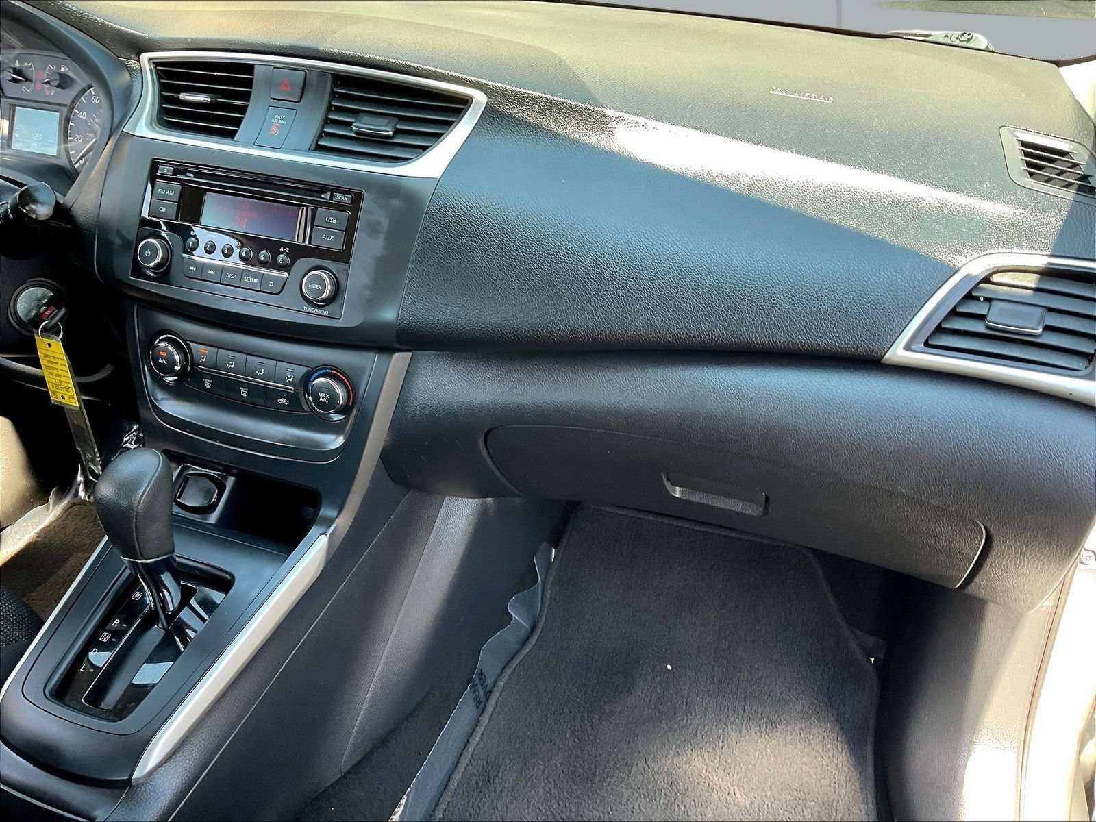 Used 2017 Nissan Sentra S FWD image 28