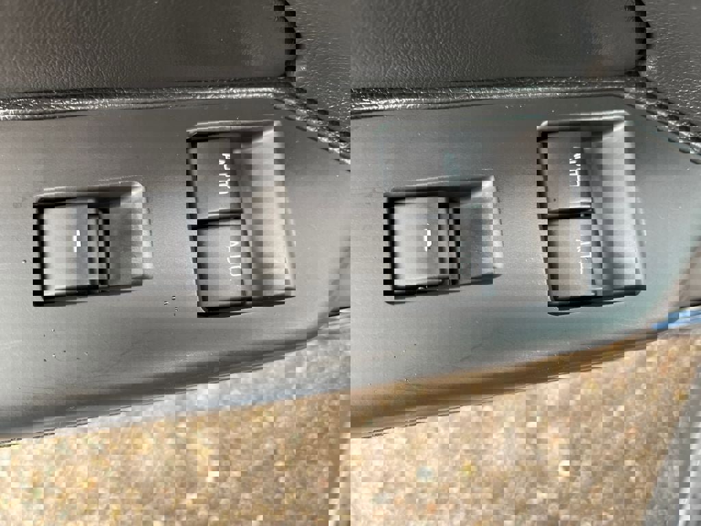 Used 2010 Ford Mustang GT image 13