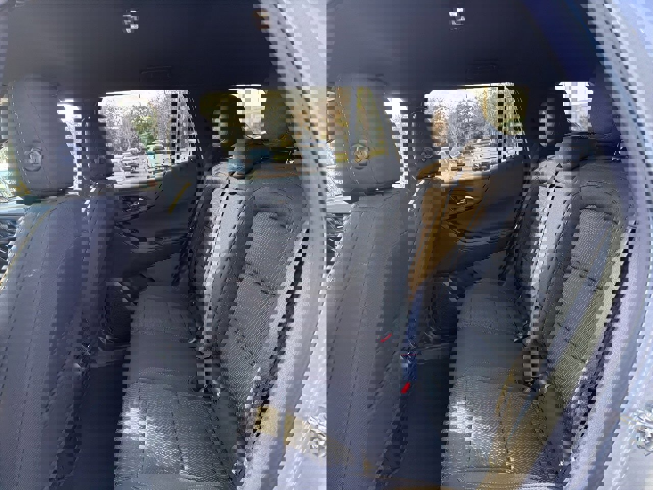 Used 2025 Chevrolet Equinox LT image 9