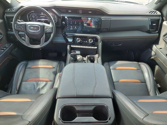 Used 2024 GMC Sierra 1500 AT4 w/ Technology Package AWD/4WD image 3