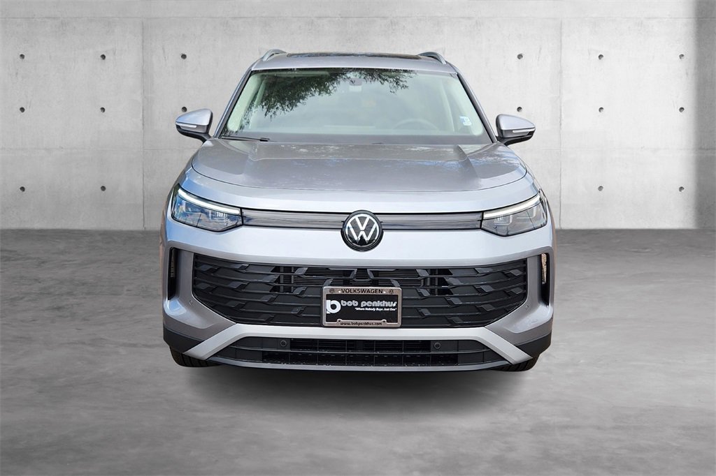 New 2025 Volkswagen Tiguan SE image 8