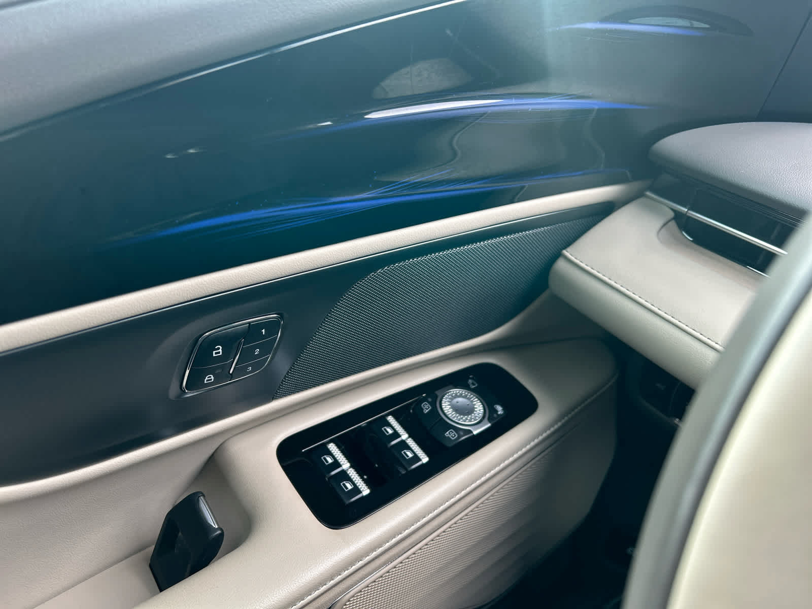 Used 2024 Lincoln Nautilus Reserve AWD/4WD image 41