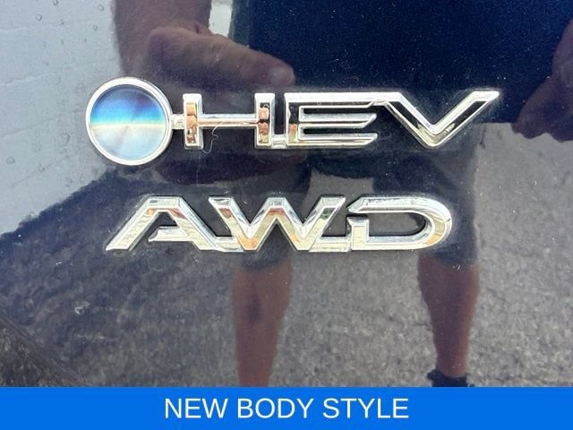 Used 2026 Toyota RAV4 XLE Premium AWD/4WD image 9