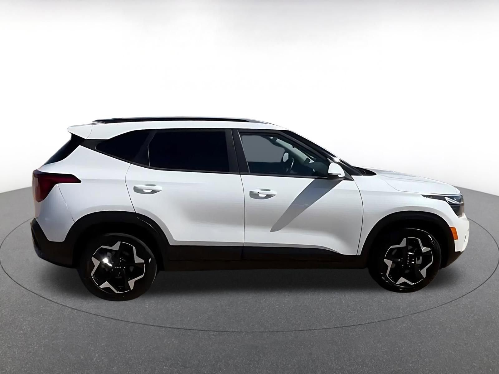 Used 2025 Kia Seltos S image 9