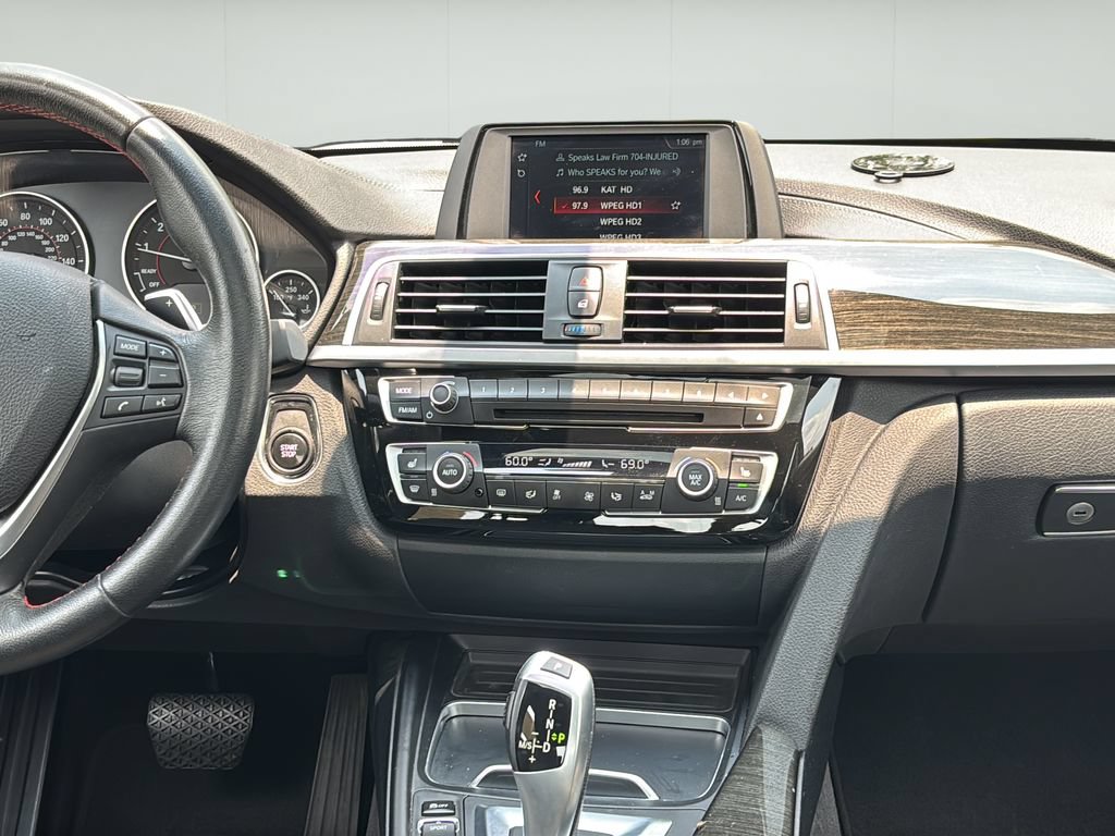 Used 2018 BMW 330e w/ Convenience Package RWD image 18