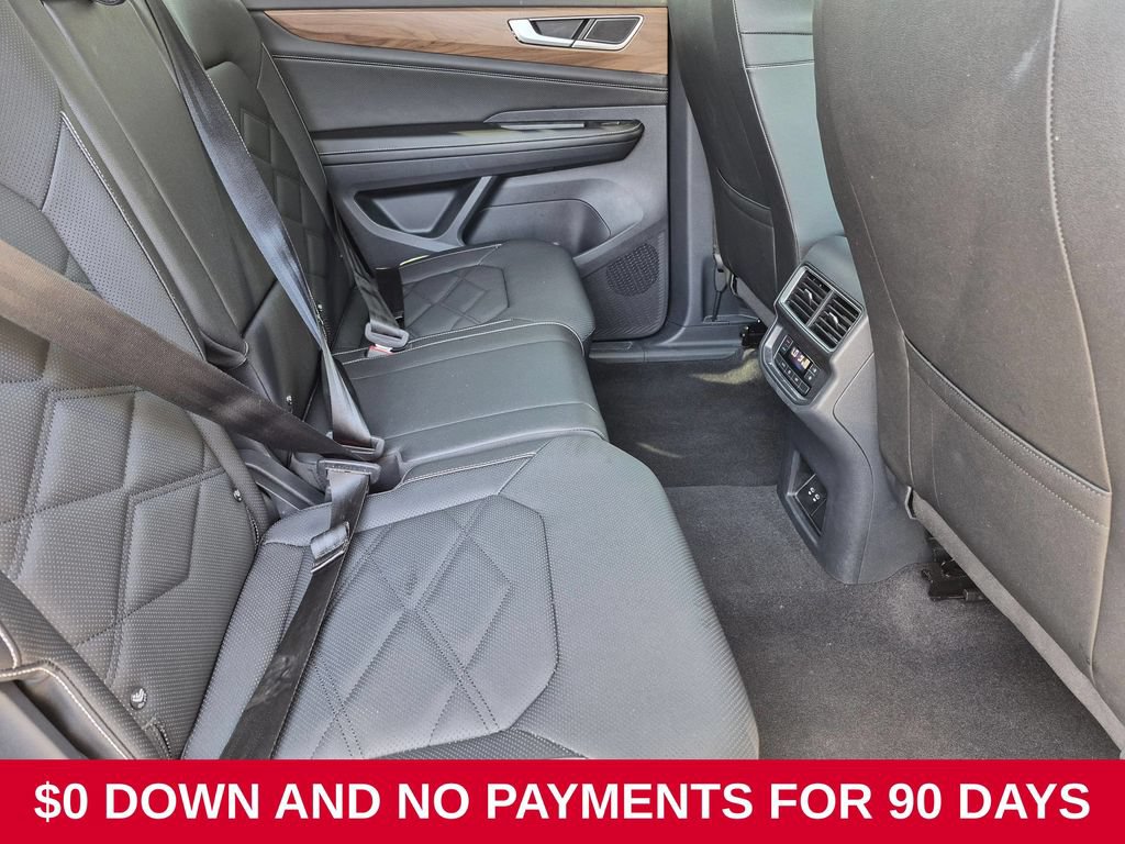 Used 2025 Volkswagen Atlas SE FWD image 30