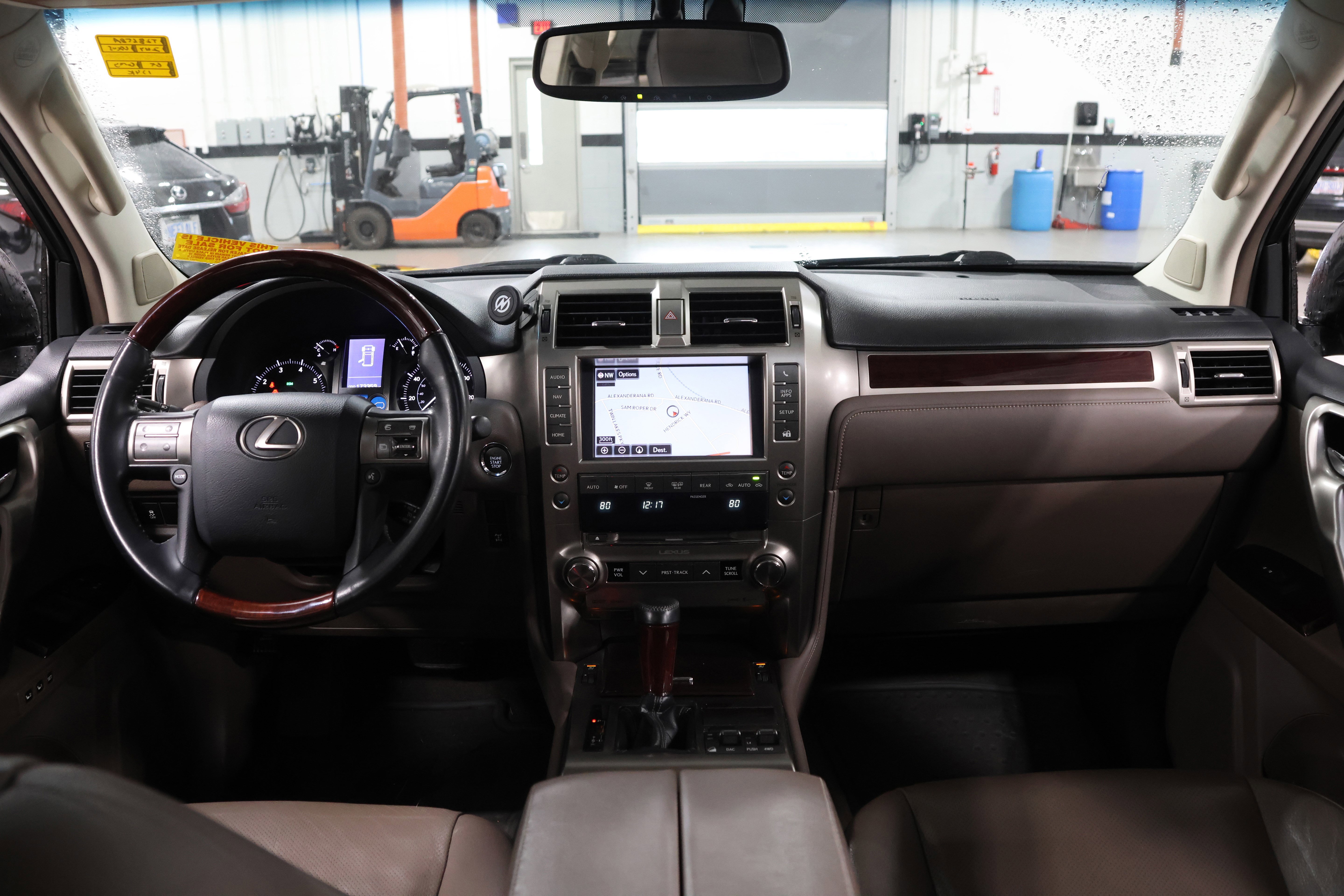 Used 2014 Lexus GX 460 image 17