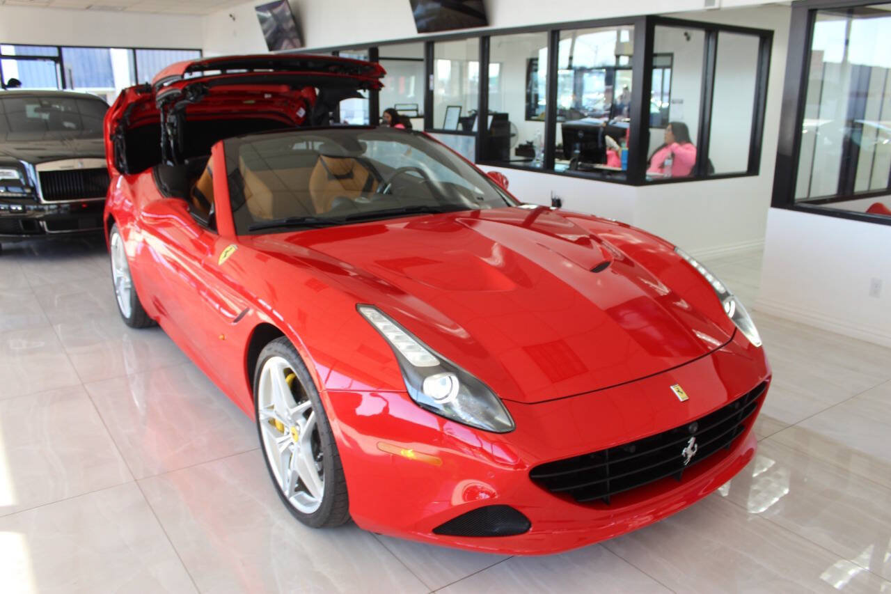 Used 2016 Ferrari California T RWD image 10