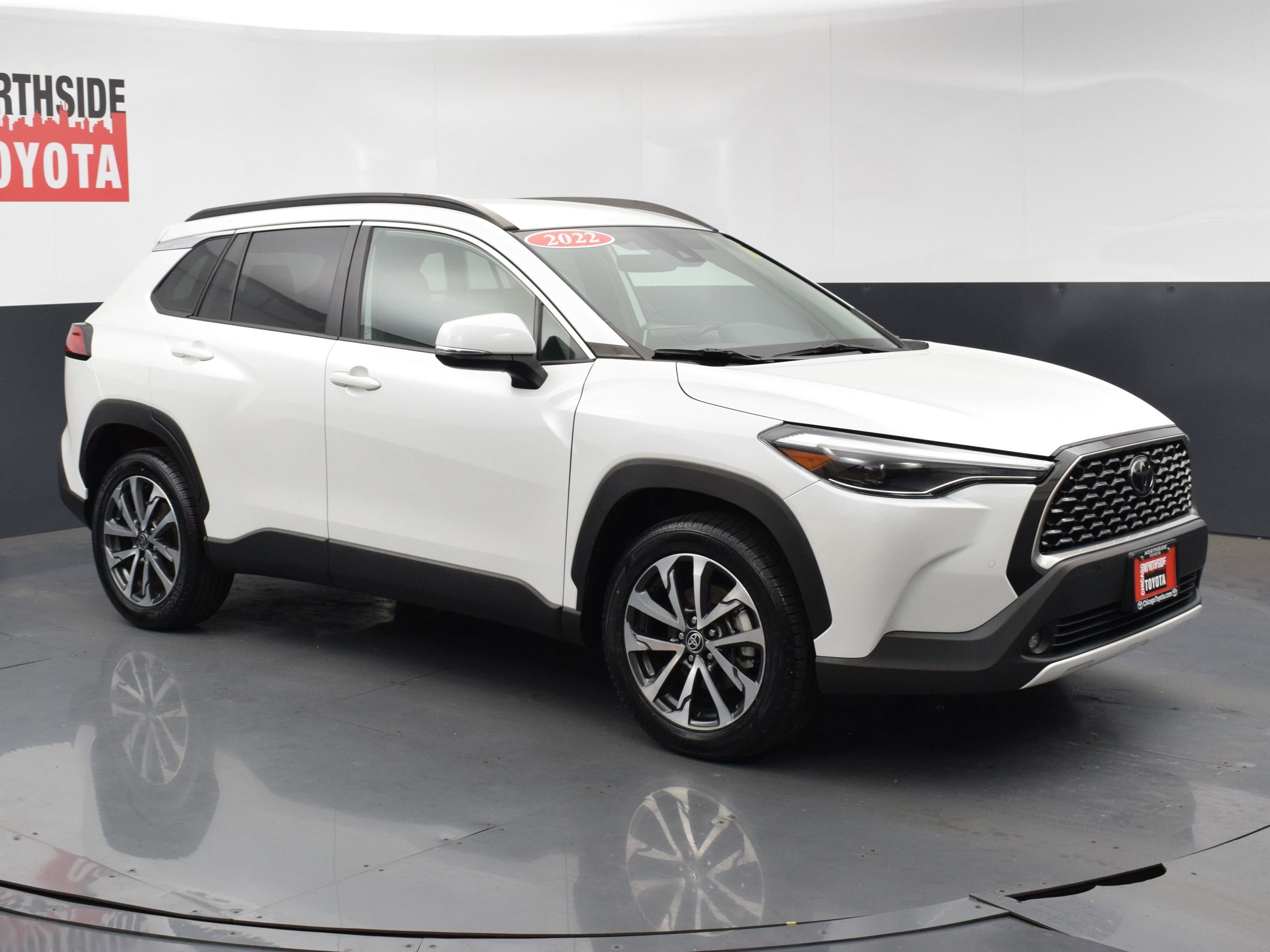 Used 2022 Toyota Corolla Cross XLE image 6