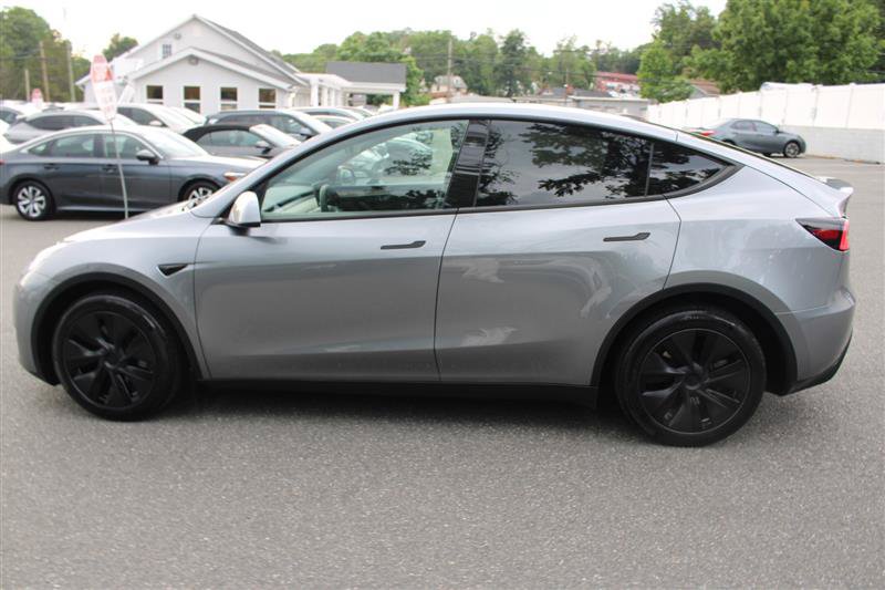 Used 2025 Tesla Model Y Long Range AWD/4WD image 4