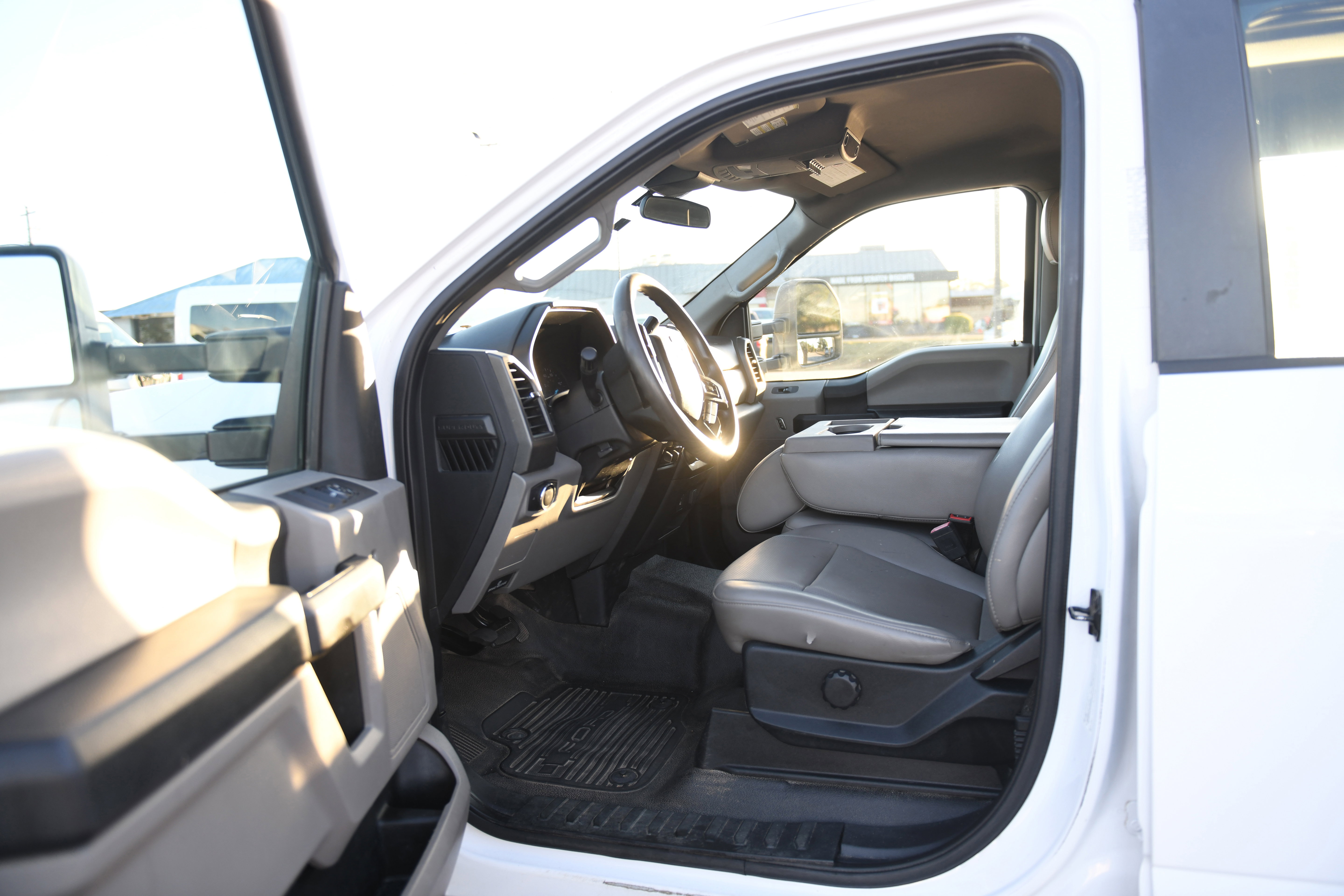 Used 2020 Ford F350 XL w/ Power Equipment Group image 21