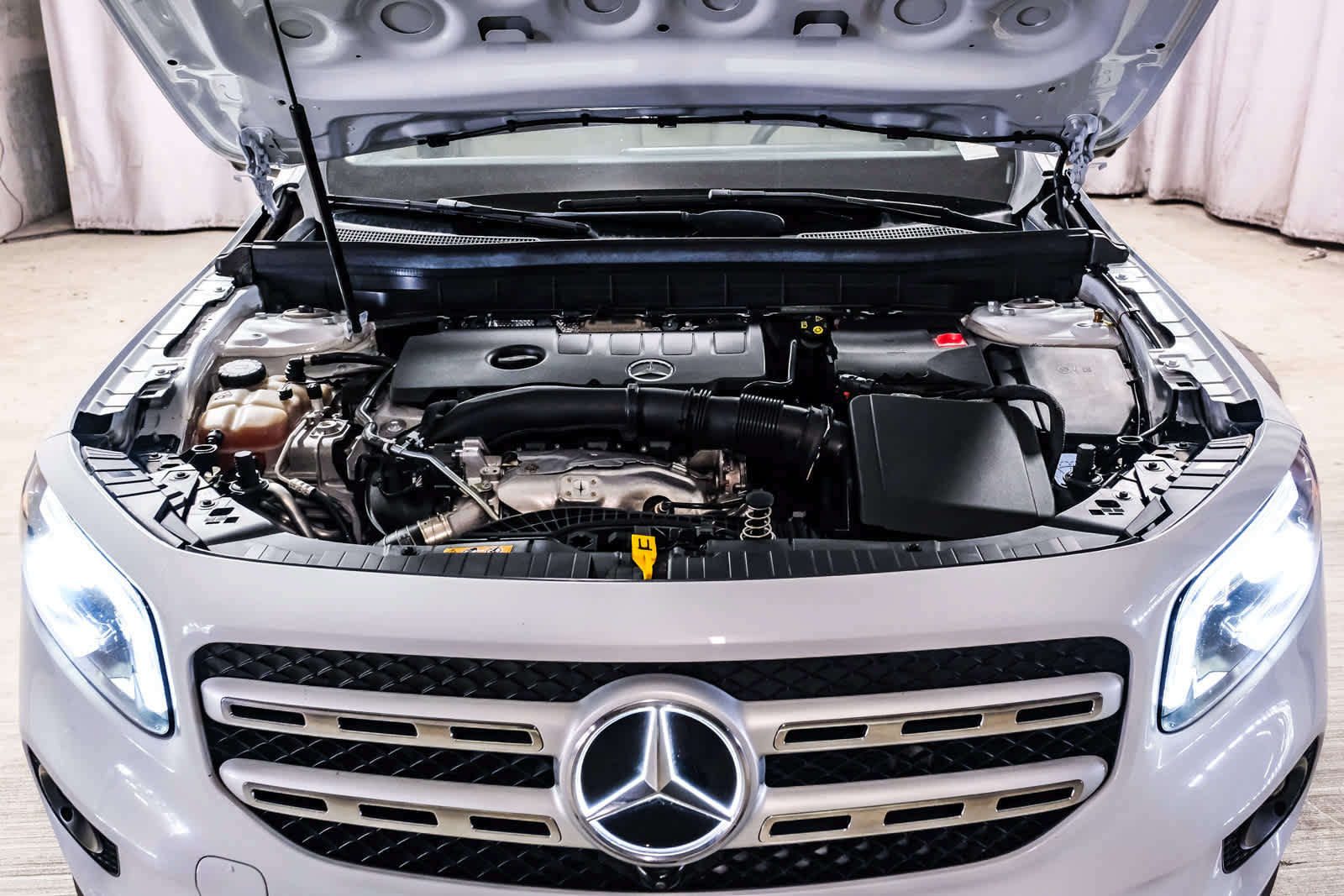 Used 2022 Mercedes-Benz GLB 250 4MATIC image 32