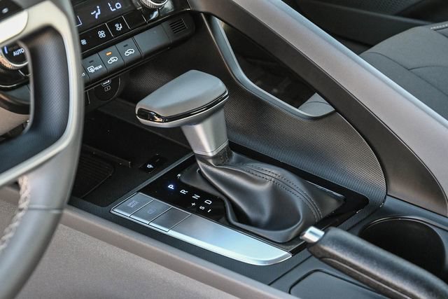 Certified 2025 Hyundai Elantra Sport w/ Cargo Package image 24