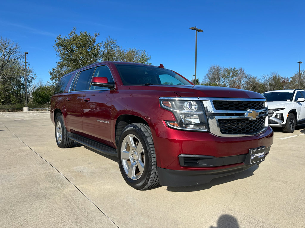 Used 2016 Chevrolet Suburban LT image 3