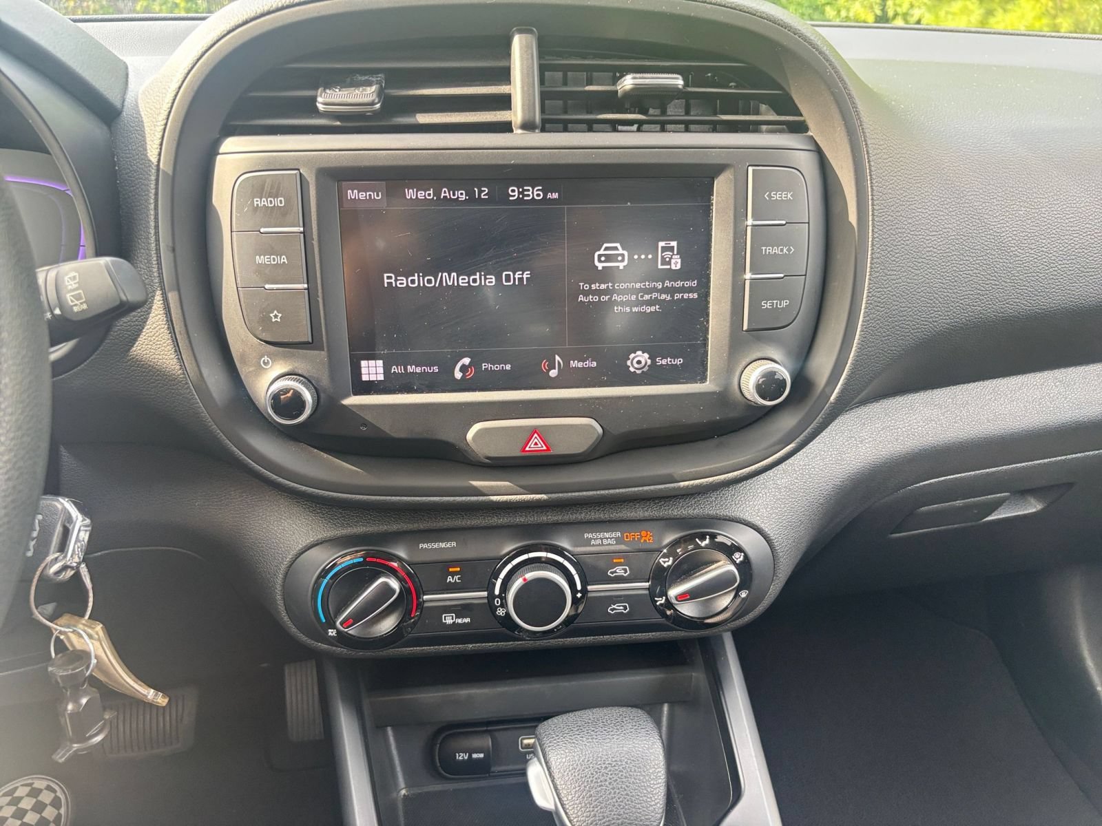 Used 2025 Kia Soul LX w/ LX Technology Package FWD image 16