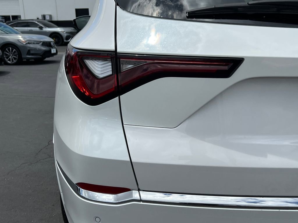 Certified 2025 Acura MDX SH-AWD w/ Advance Package image 11