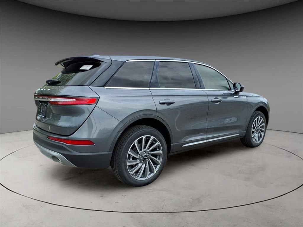 New 2025 Lincoln Corsair Reserve w/ Rear Removable Package Tray AWD/4WD image 8