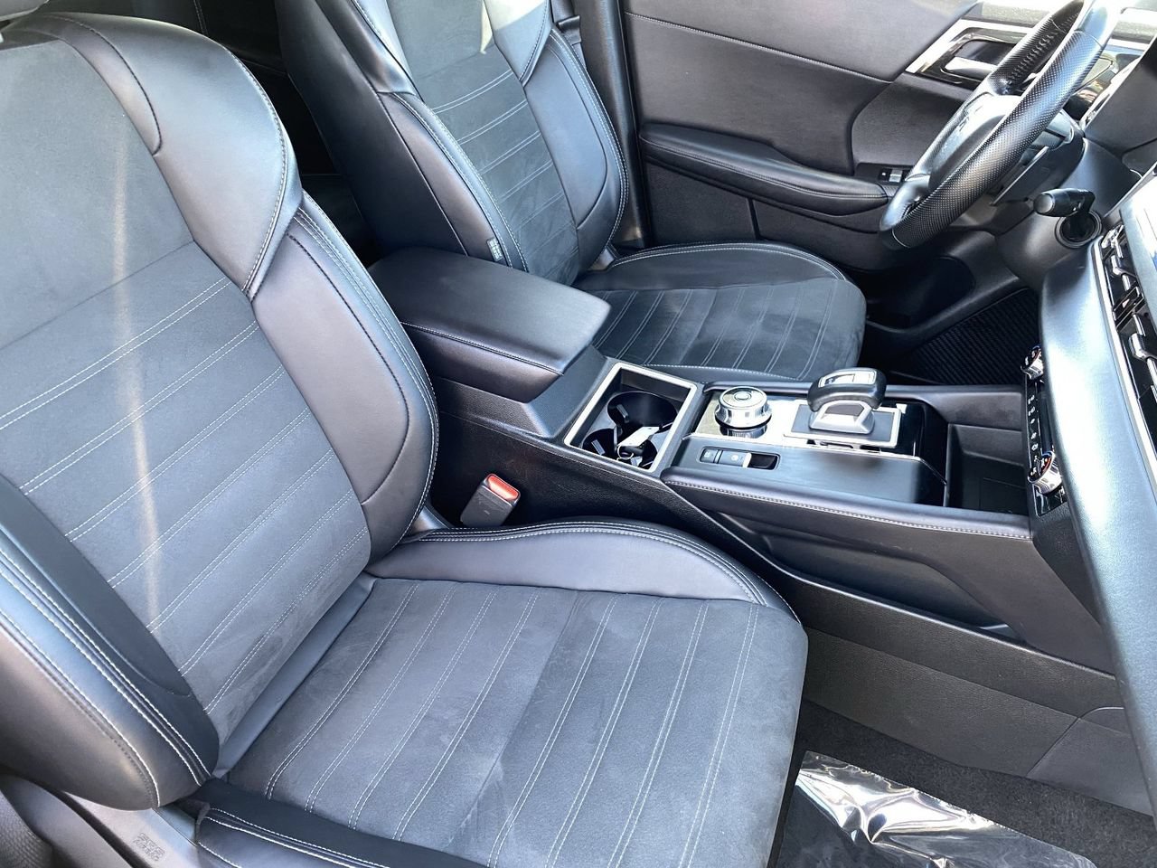 Used 2024 Mitsubishi Outlander SE FWD image 11