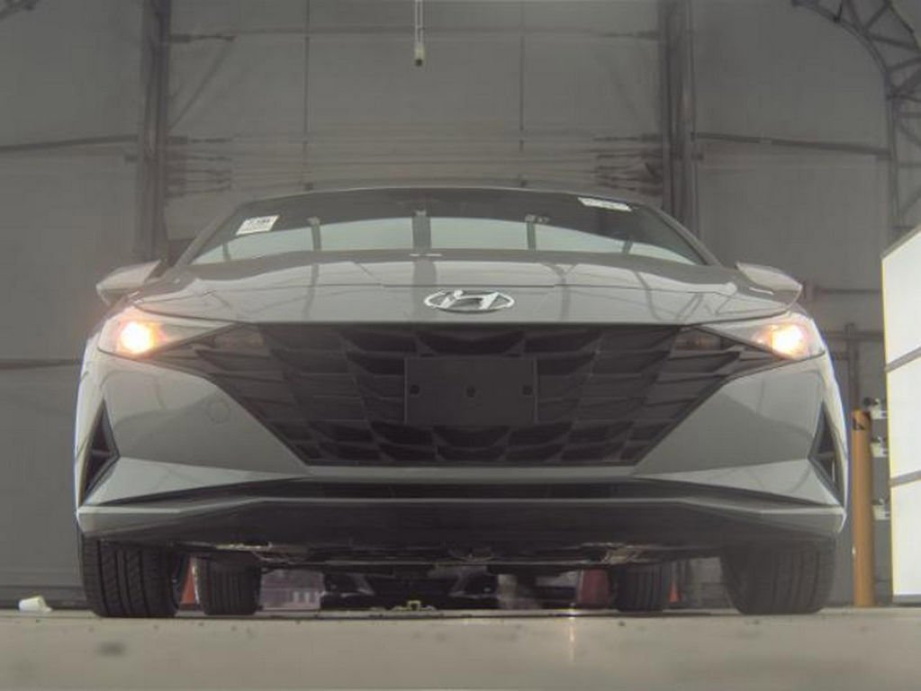 Used 2023 Hyundai Elantra SEL image 3