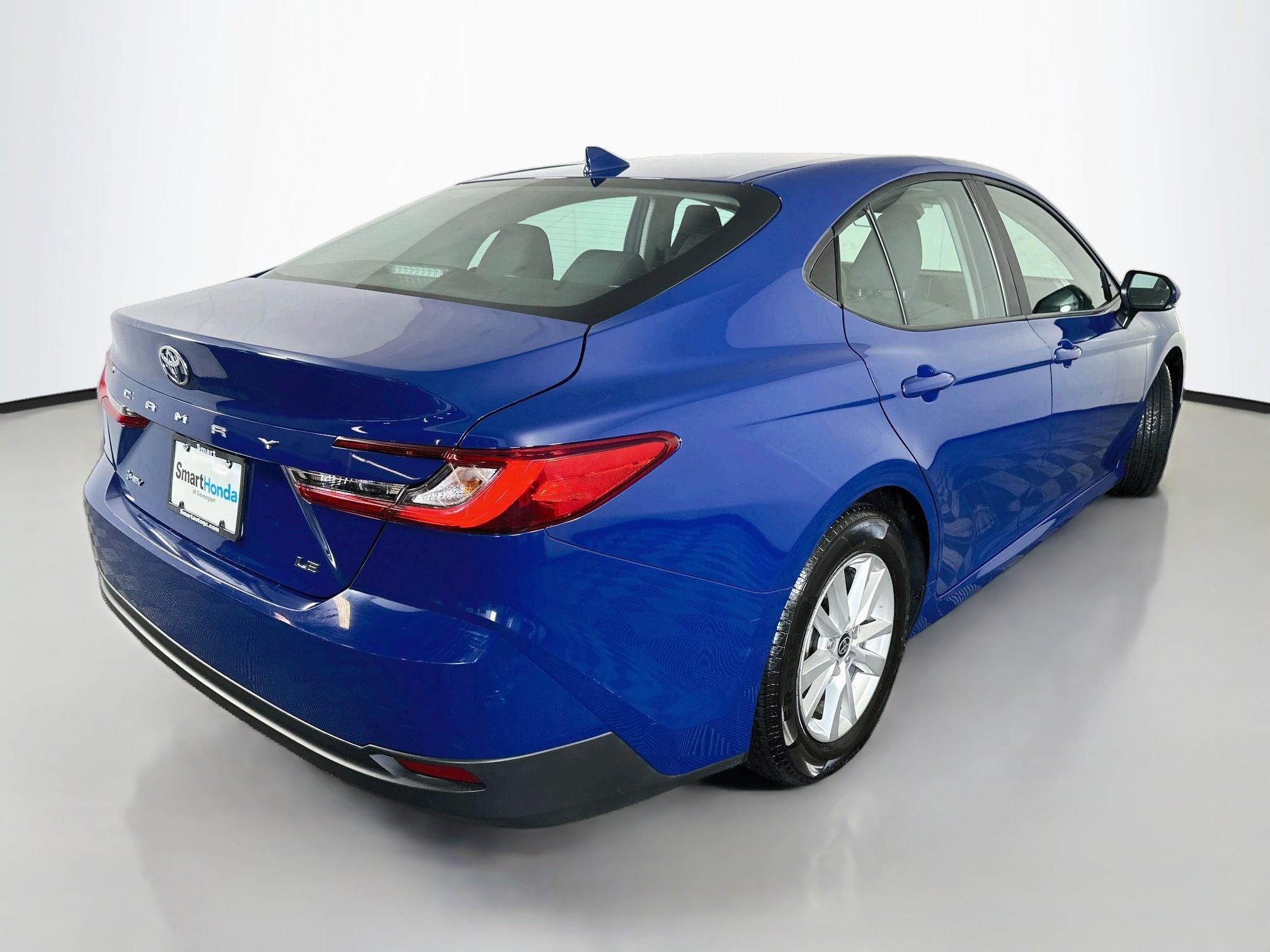 Used 2025 Toyota Camry LE FWD image 7