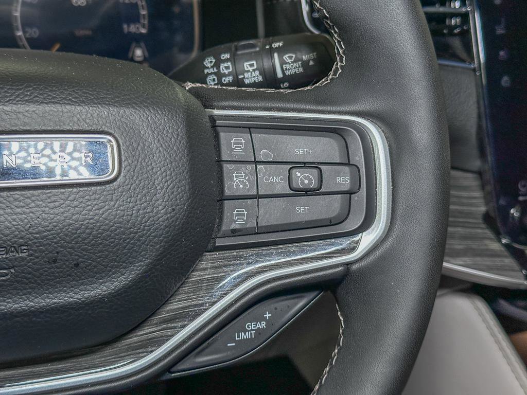 Used 2022 Jeep Wagoneer Series II image 39