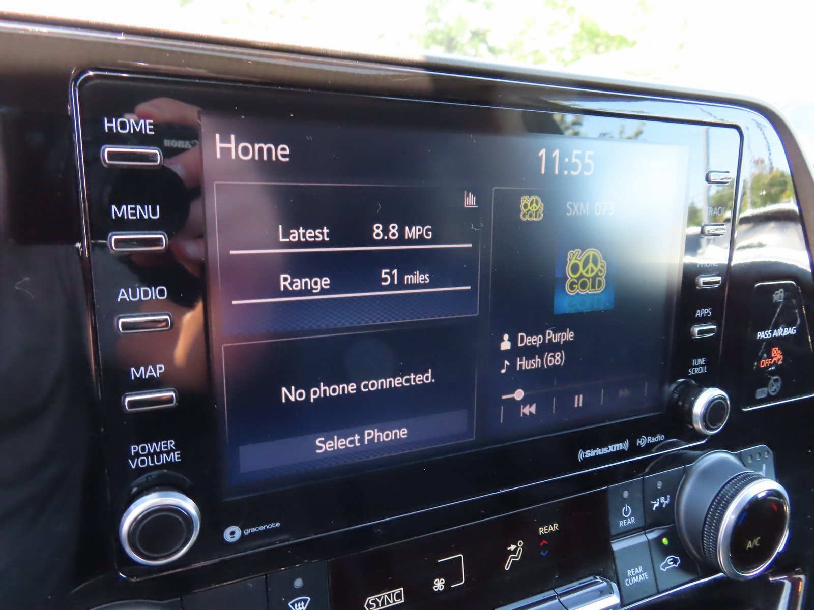 Used 2022 Toyota Highlander XLE image 25