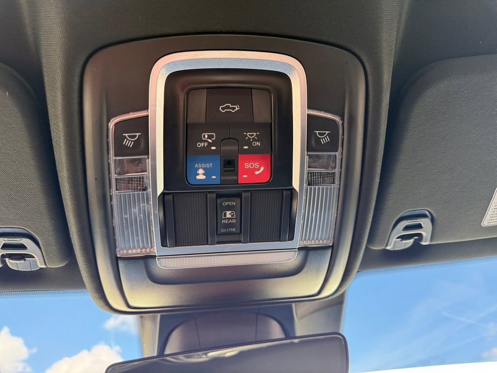 Used 2023 RAM 1500 Laramie image 31