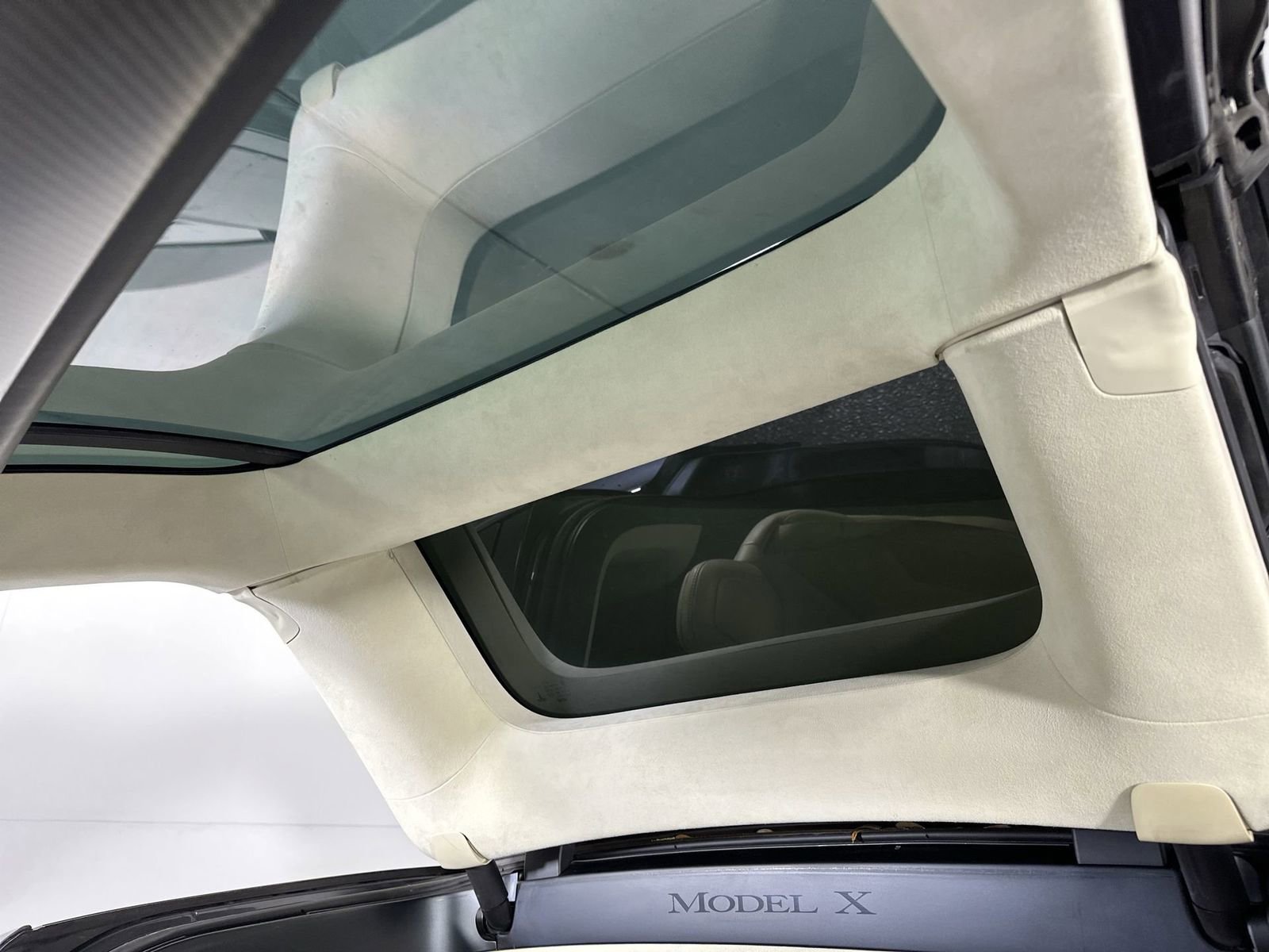 Used 2017 Tesla Model X 75D image 34