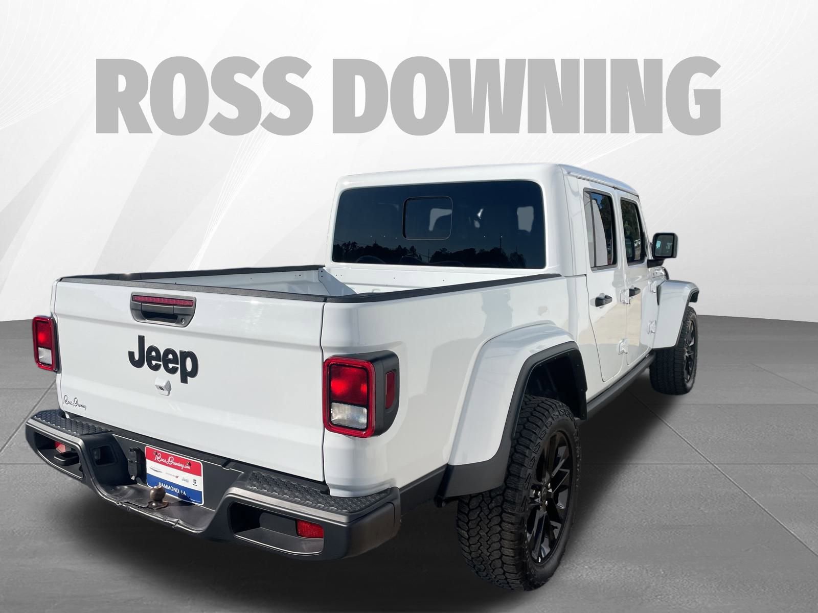 Used 2025 Jeep Gladiator Sport image 4