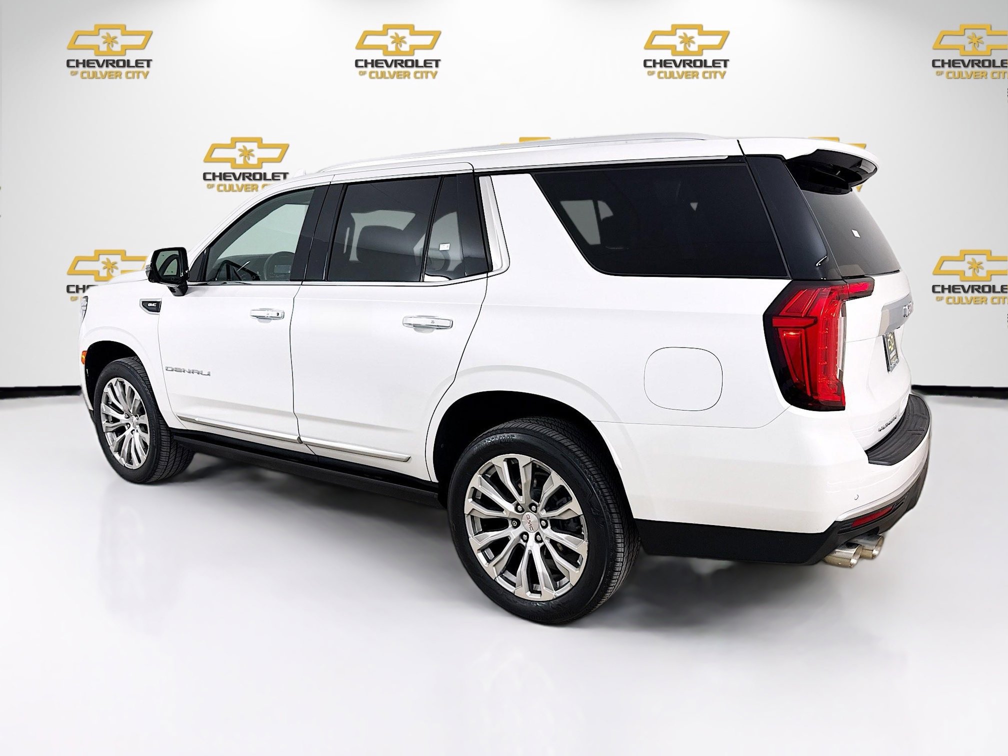 Used 2022 GMC Yukon Denali AWD/4WD image 5
