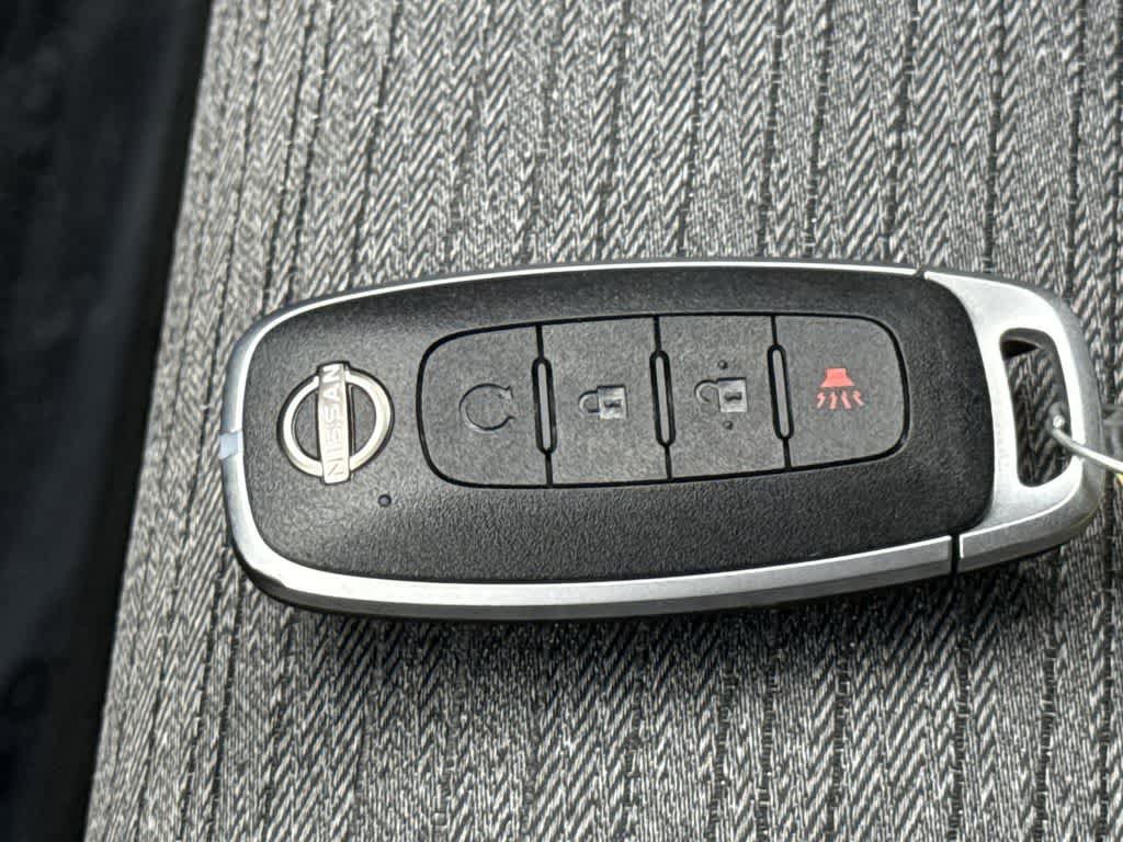 Used 2023 Nissan Rogue SV FWD image 28