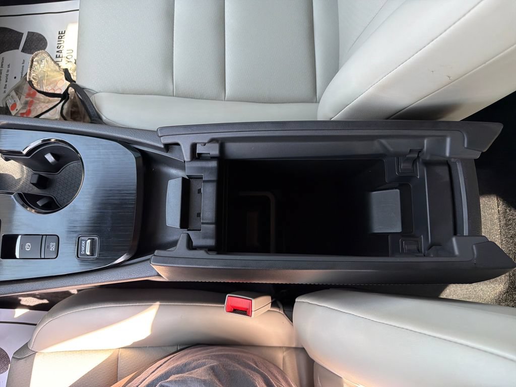 Used 2023 Nissan Rogue SV w/ SV Premium B Package FWD image 26