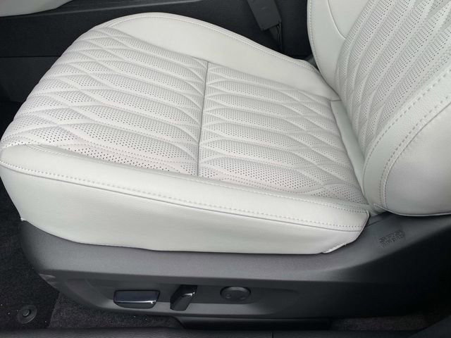 New 2025 Mitsubishi Outlander AWD image 10