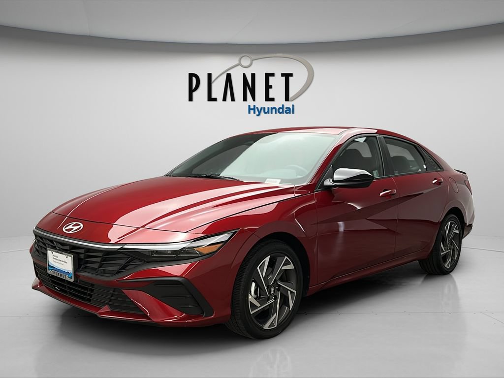 Certified 2025 Hyundai Elantra SEL FWD image 2