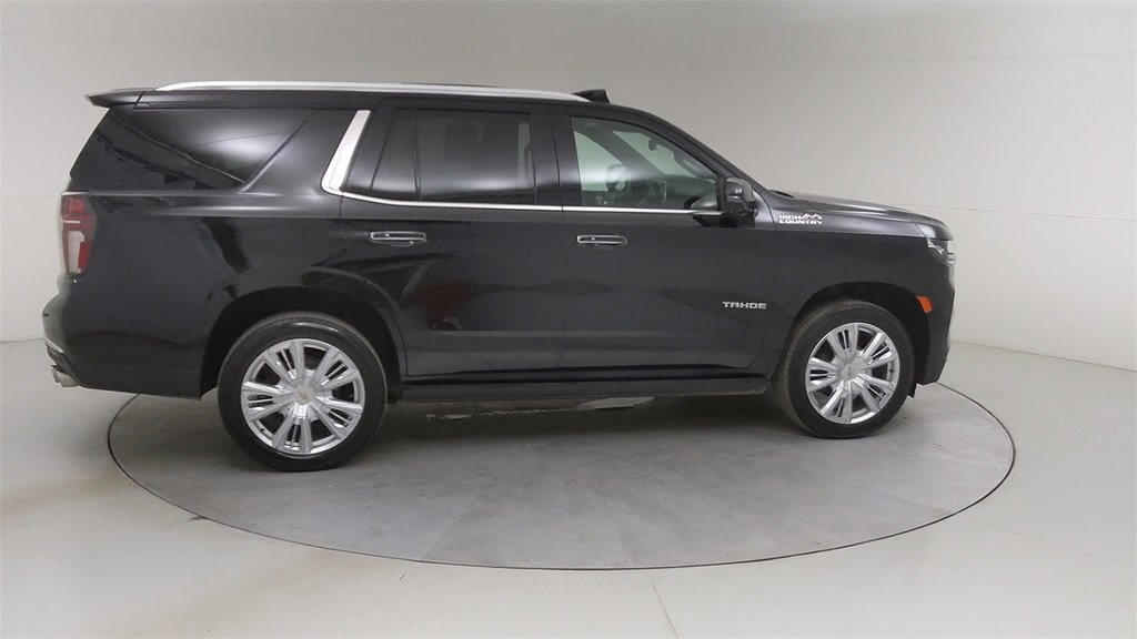 Used 2021 Chevrolet Tahoe High Country w/ Premium Package image 14