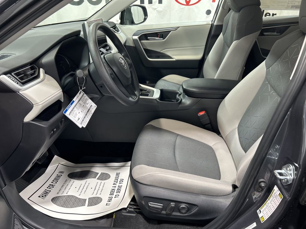 Used 2025 Toyota RAV4 XLE image 24
