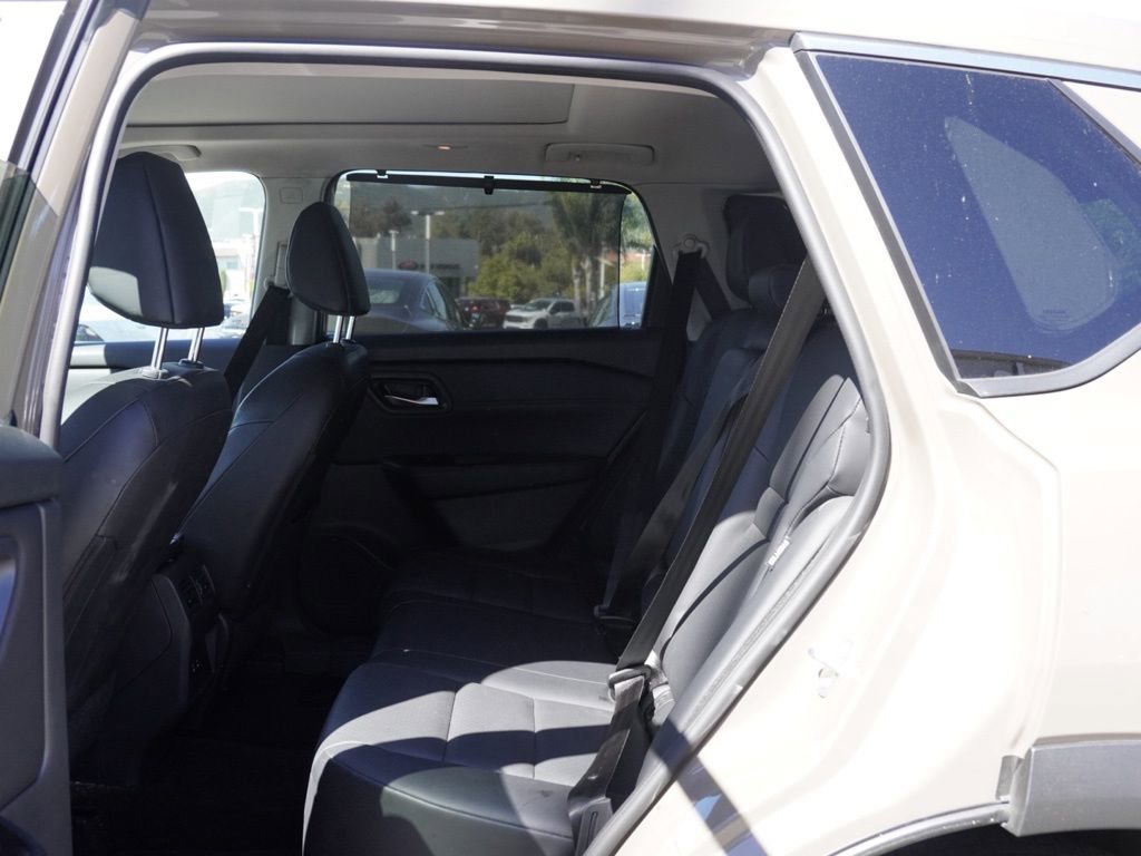 Certified 2024 Nissan Rogue SV w/ SV Premium Package FWD image 15