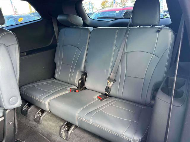 Used 2022 Buick Enclave Essence w/ Sport Touring Edition image 15