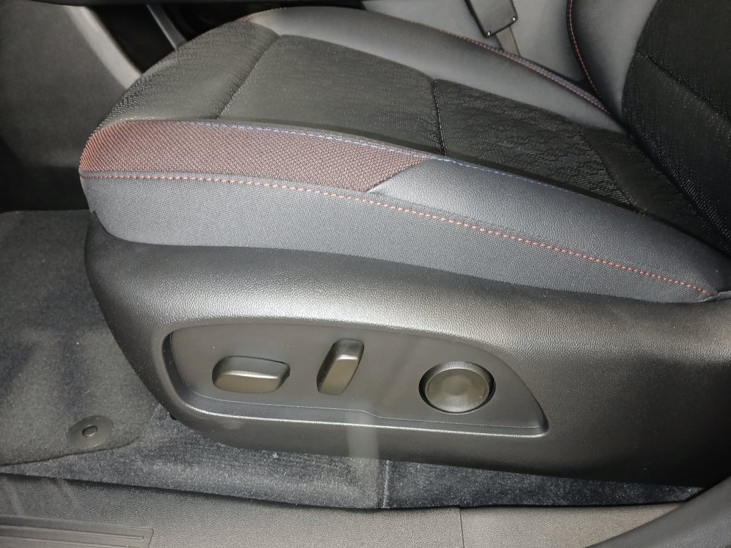 New 2027 Chevrolet Equinox RS FWD image 16