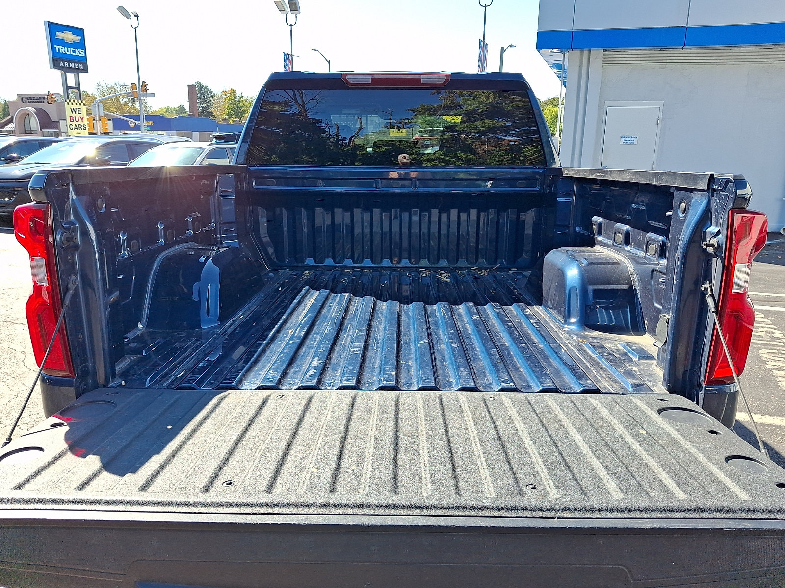 Certified 2022 Chevrolet Silverado 1500 Custom w/ LPO, Dark Essentials Package AWD/4WD image 27