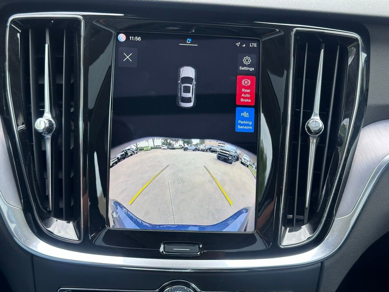 Used 2025 Volvo S60 B5 Core FWD image 31