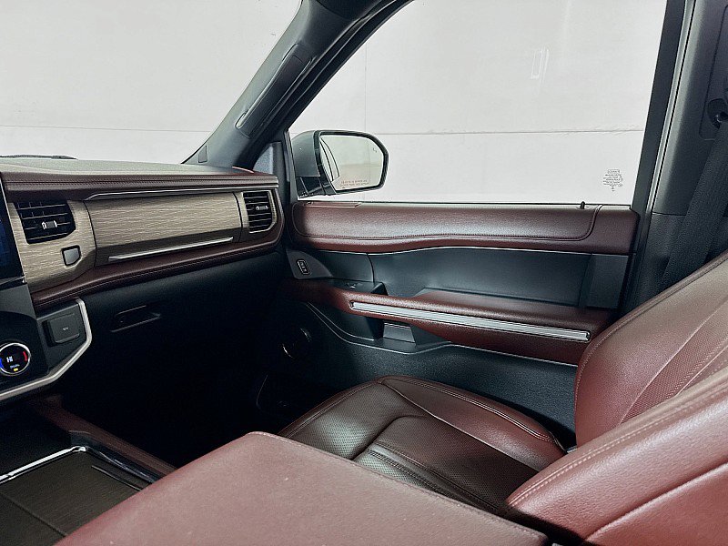 Used 2023 Ford Expedition Limited image 26