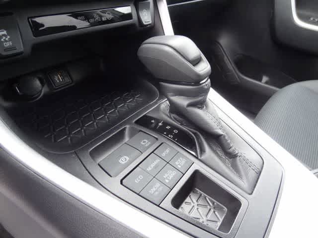 Certified 2025 Toyota RAV4 LE AWD/4WD image 16