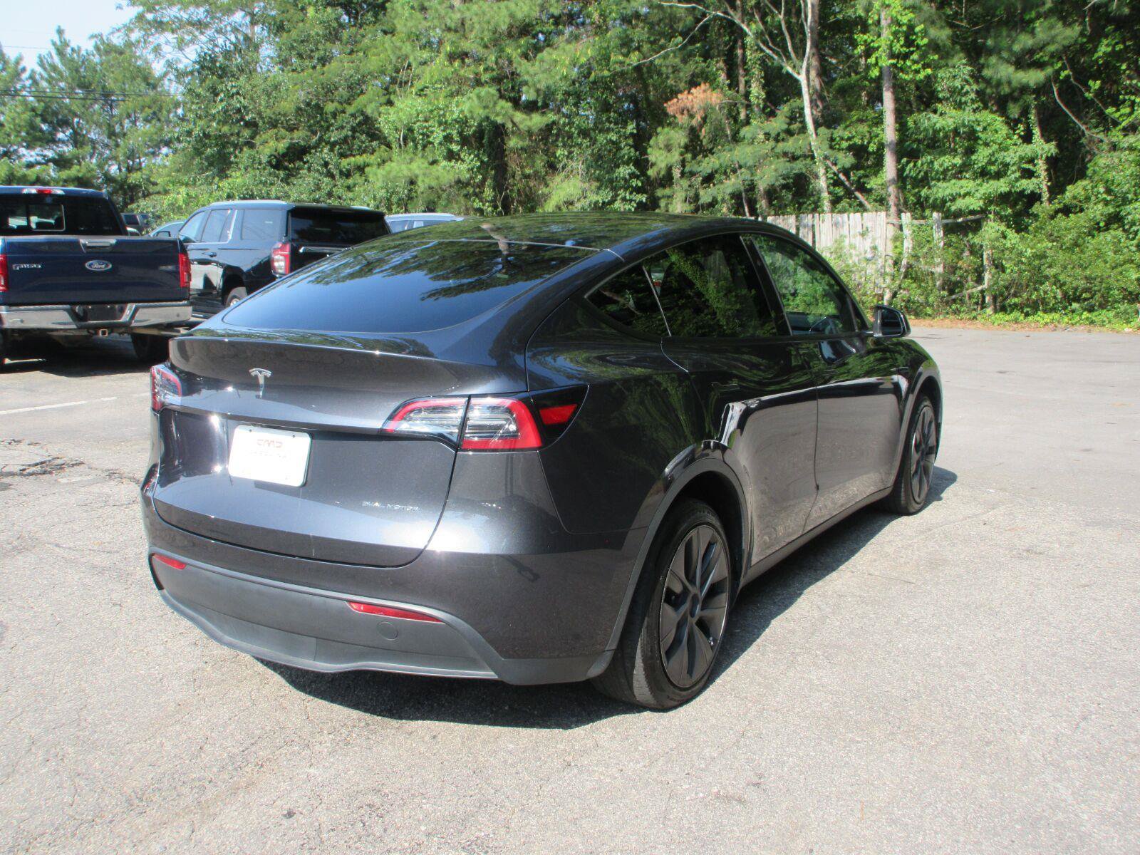 Used 2025 Tesla Model Y Long Range AWD/4WD image 5